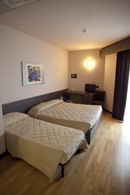 Eq Hotel Travagliato Cameră foto