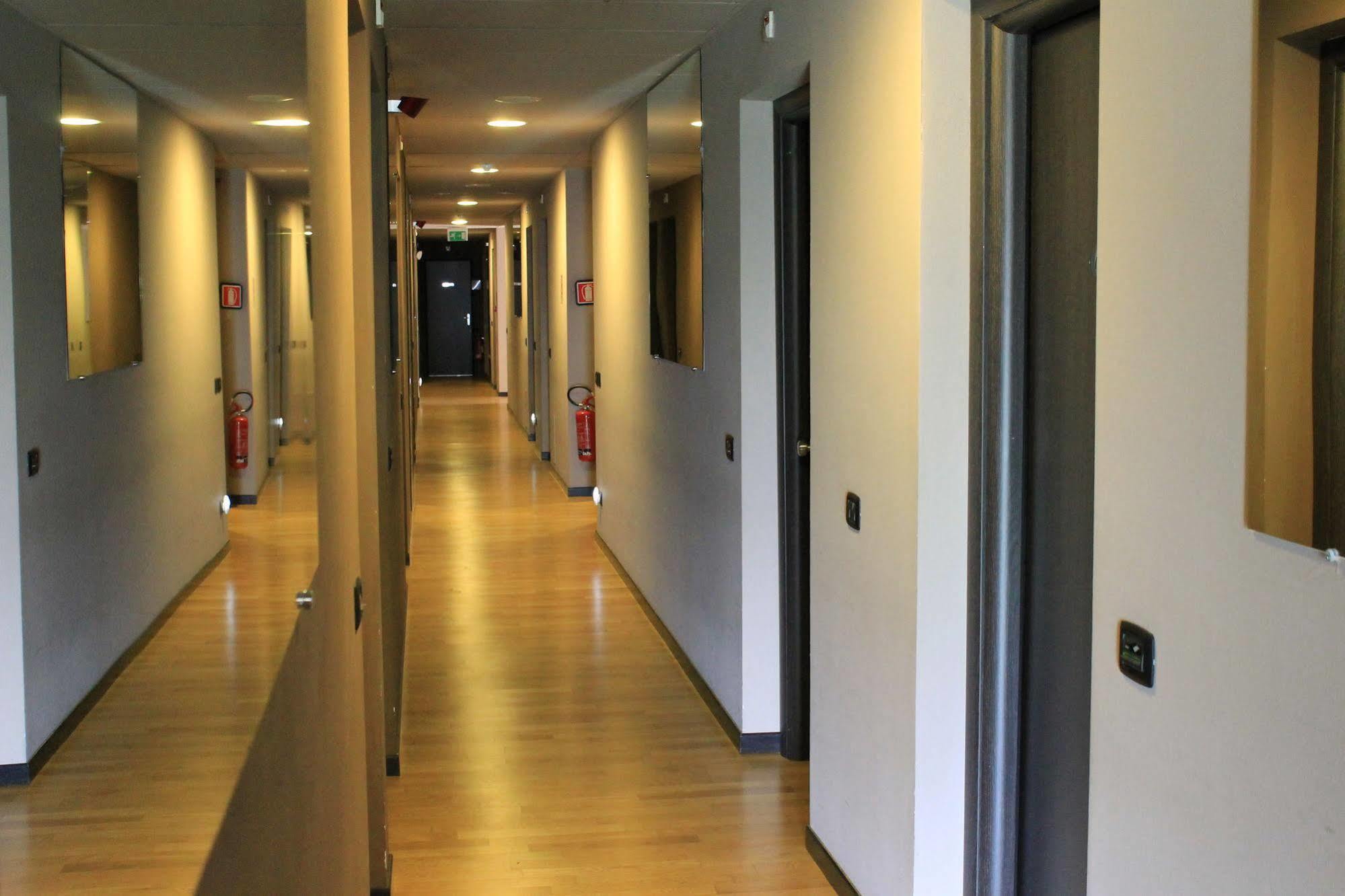 Eq Hotel Travagliato Exterior foto